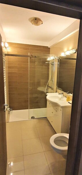 Titan, Liviu Rebreanu 2 camere bloc 2016, loc de parcare